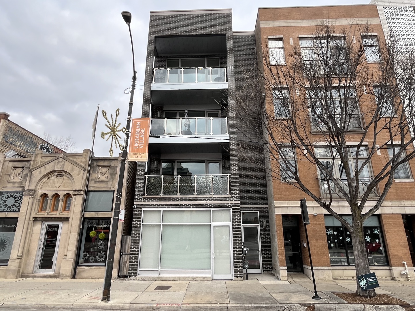 2054 W CHICAGO Avenue 4
