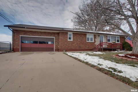 Photo of 523 TEMPLE Street, Quincy, IL 62305 (MLS # QC4269964)