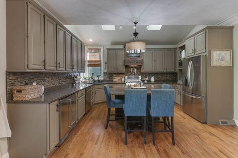 Tiny photo for 13 Red Stone Court, Bloomington, IL 61704 (MLS # 12436555)