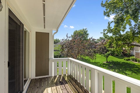 Tiny photo for 100 Superior Court #L2, Schaumburg, IL 60193 (MLS # 12692726)