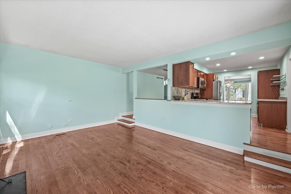 858 SHOREWOOD Drive