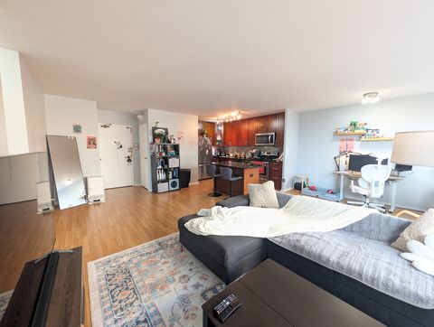 Tiny photo for 3900 N Lake Shore Drive #5H, Chicago, IL 60613 (MLS # 12556762)