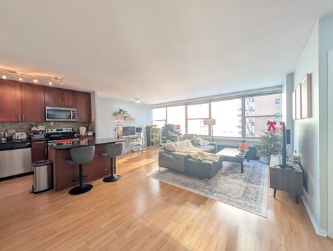 Tiny photo for 3900 N Lake Shore Drive #5H, Chicago, IL 60613 (MLS # 12556762)