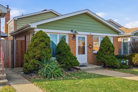 Tiny photo for 5004 S Knox Avenue, Chicago, IL 60632 (MLS # 12547709)