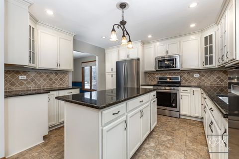 Tiny photo for 515 Cimarron Drive W, Aurora, IL 60504 (MLS # 12518643)