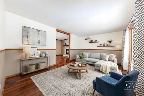 Tiny photo for 515 Cimarron Drive W, Aurora, IL 60504 (MLS # 12518643)