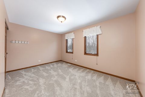 Tiny photo for 515 Cimarron Drive W, Aurora, IL 60504 (MLS # 12518643)