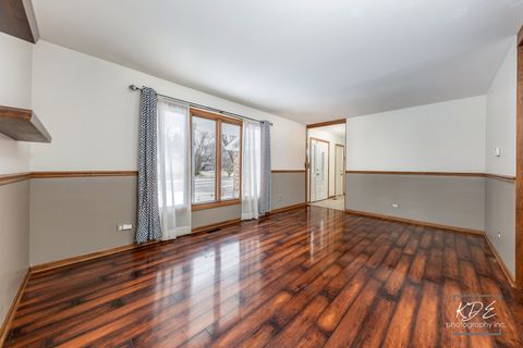 Tiny photo for 515 Cimarron Drive W, Aurora, IL 60504 (MLS # 12518643)