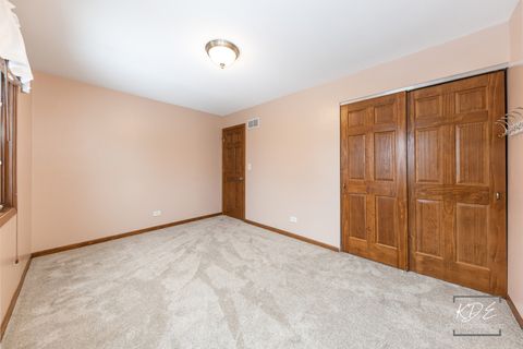 Tiny photo for 515 Cimarron Drive W, Aurora, IL 60504 (MLS # 12518643)