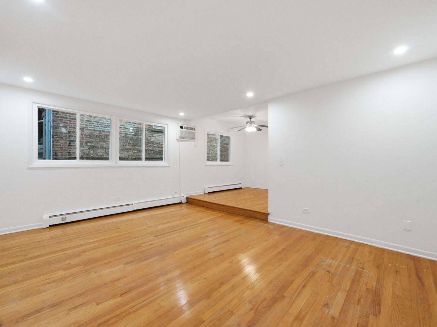 714 N Austin Boulevard 202