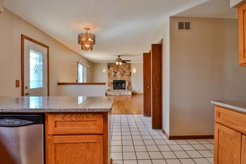 Tiny photo for 1125 darin Drive, Lockport, IL 60441 (MLS # 12629217)