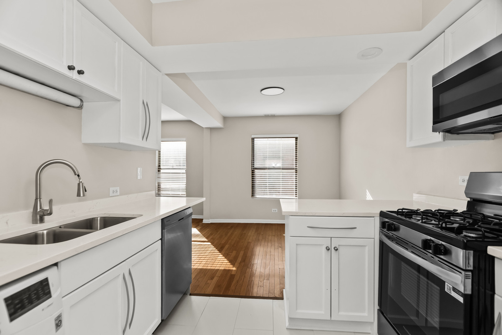 4525 S Drexel Boulevard 3W