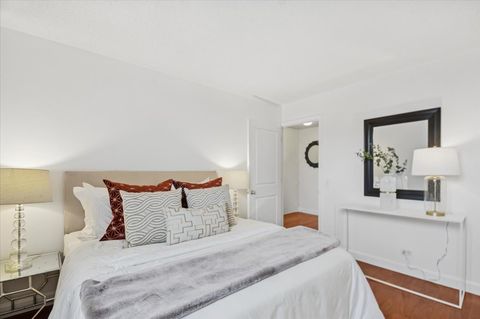 Tiny photo for 3660 N Lake Shore Drive #904, Chicago, IL 60613 (MLS # 12503193)