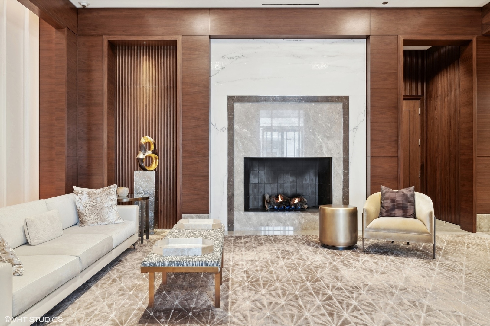 435 N Michigan Avenue 810