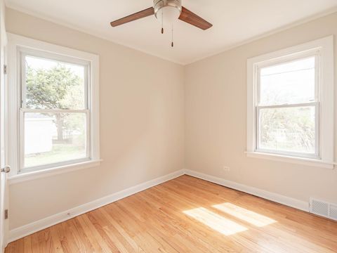 Tiny photo for 9631 S Francisco Avenue, Evergreen Park, IL 60805 (MLS # 12576535)