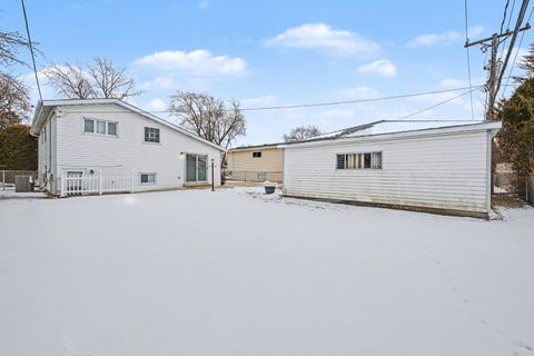 Tiny photo for 118 S Evergreen Avenue, Addison, IL 60101 (MLS # 12550946)