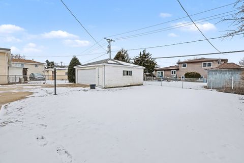 Tiny photo for 118 S Evergreen Avenue, Addison, IL 60101 (MLS # 12550946)