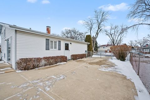 Tiny photo for 118 S Evergreen Avenue, Addison, IL 60101 (MLS # 12550946)