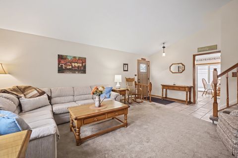 Tiny photo for 118 S Evergreen Avenue, Addison, IL 60101 (MLS # 12550946)