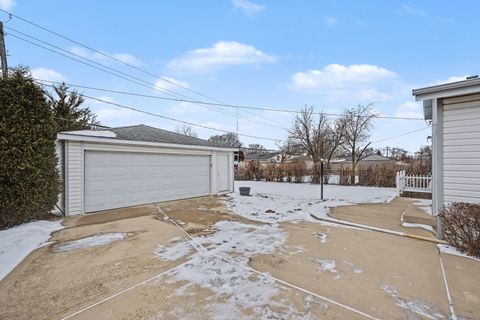 Tiny photo for 118 S Evergreen Avenue, Addison, IL 60101 (MLS # 12550946)