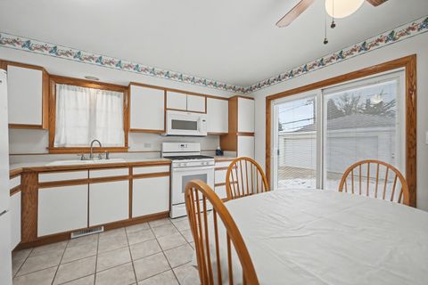 Tiny photo for 118 S Evergreen Avenue, Addison, IL 60101 (MLS # 12550946)