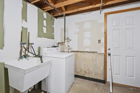 Tiny photo for 118 S Evergreen Avenue, Addison, IL 60101 (MLS # 12550946)