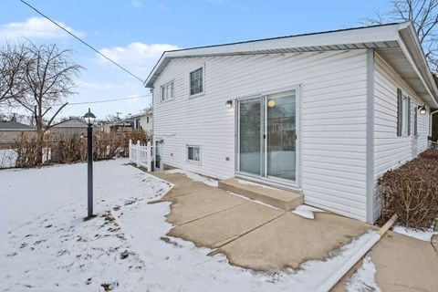 Tiny photo for 118 S Evergreen Avenue, Addison, IL 60101 (MLS # 12550946)