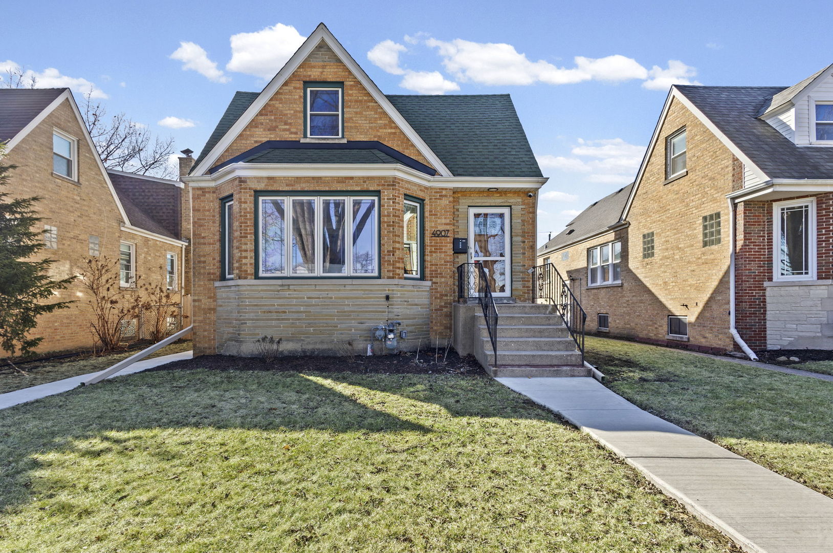 4907 Sherwin Avenue