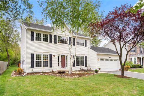 Photo of 312 Greenview Drive, Crystal Lake, IL 60014 (MLS # 12630061)