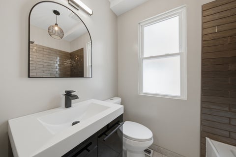 Tiny photo for 6828 S Champlain Avenue, Chicago, IL 60637 (MLS # 12705886)