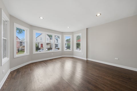 Tiny photo for 6828 S Champlain Avenue, Chicago, IL 60637 (MLS # 12705886)