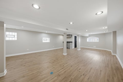Tiny photo for 6828 S Champlain Avenue, Chicago, IL 60637 (MLS # 12705886)