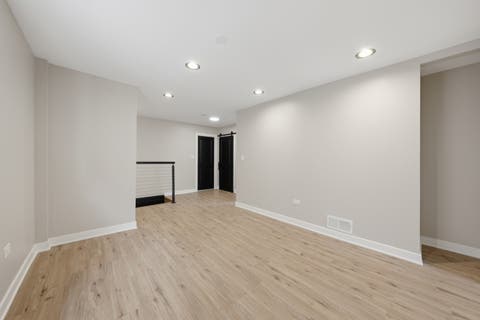Tiny photo for 6828 S Champlain Avenue, Chicago, IL 60637 (MLS # 12705886)