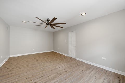 Tiny photo for 6828 S Champlain Avenue, Chicago, IL 60637 (MLS # 12705886)