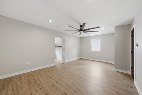 Tiny photo for 6828 S Champlain Avenue, Chicago, IL 60637 (MLS # 12705886)