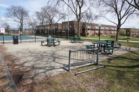 Tiny photo for 5 Villa Verde Drive #115, Buffalo Grove, IL 60089 (MLS # 12612799)