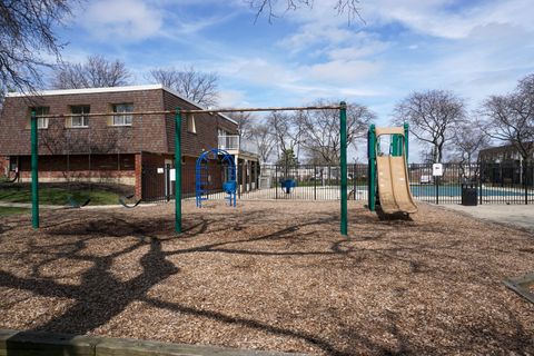 Tiny photo for 5 Villa Verde Drive #115, Buffalo Grove, IL 60089 (MLS # 12612799)