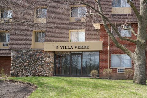 Photo of 5 Villa Verde Drive #115, Buffalo Grove, IL 60089 (MLS # 12612799)