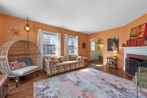 Tiny photo for 507 S Hi Lusi Avenue, Mount Prospect, IL 60056 (MLS # 12631766)