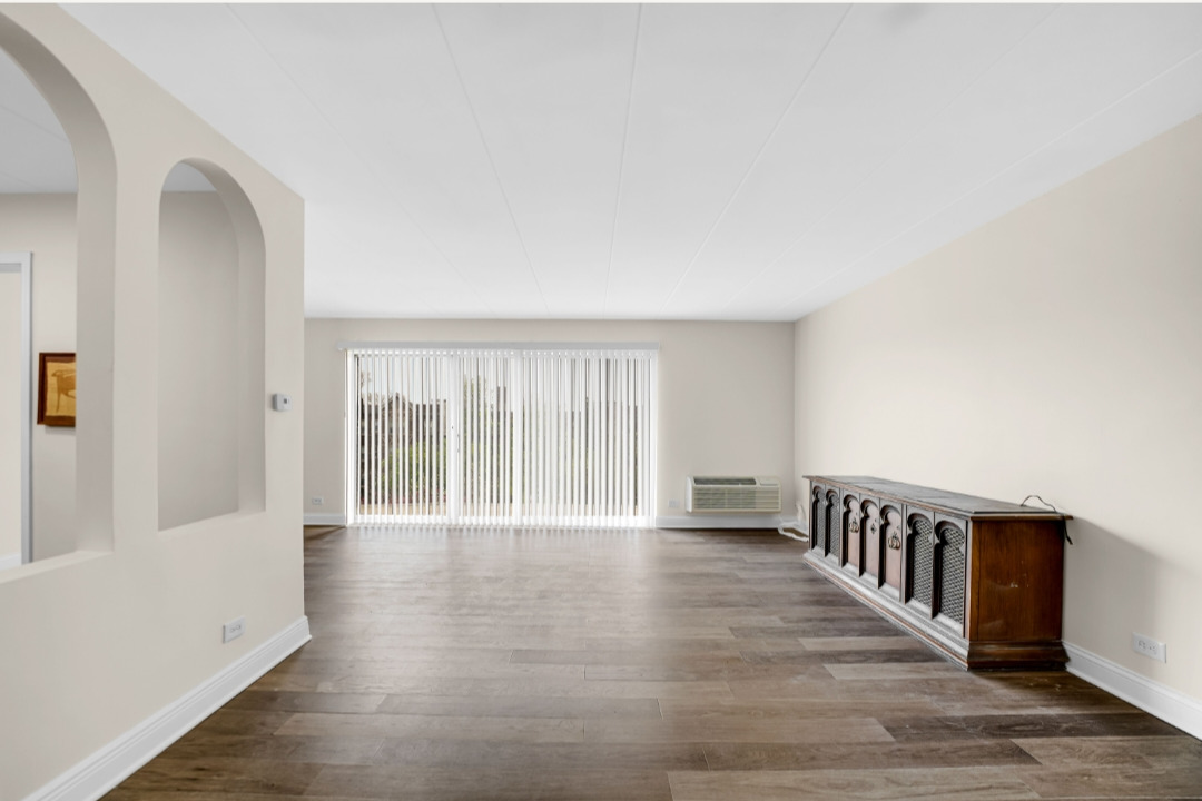 11116 S Longwood Drive 202
