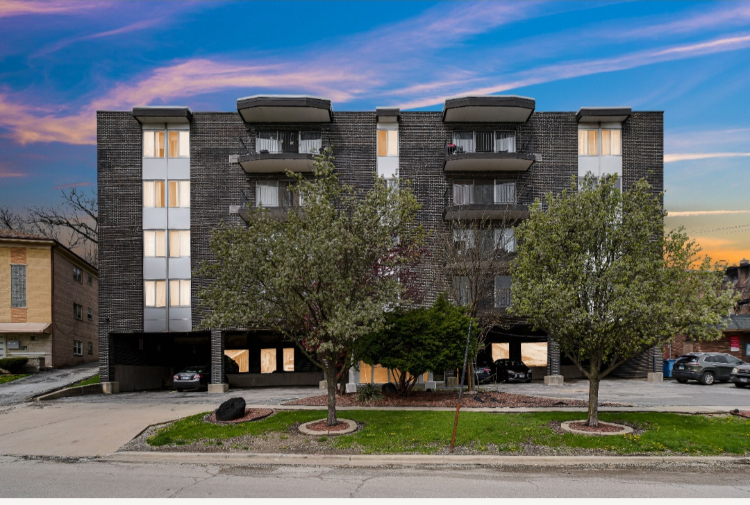 11116 S Longwood Drive 202