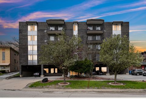 Tiny photo for 11116 S Longwood Drive #202, Chicago, IL 60643 (MLS # 12655750)
