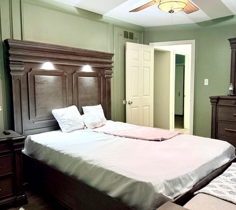 Tiny photo for 18136 Oakwood Avenue, Lansing, IL 60438 (MLS # 12574018)