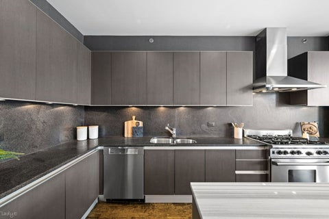 Tiny photo for 600 N Fairbanks Court #1811, Chicago, IL 60611 (MLS # 12774458)
