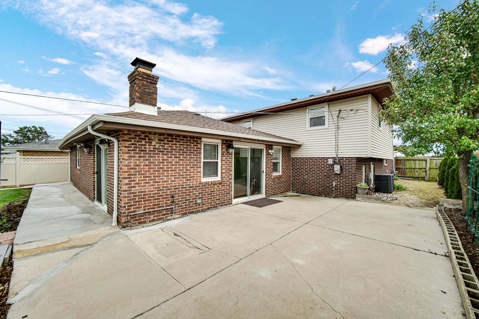 7506 W 83rd Place