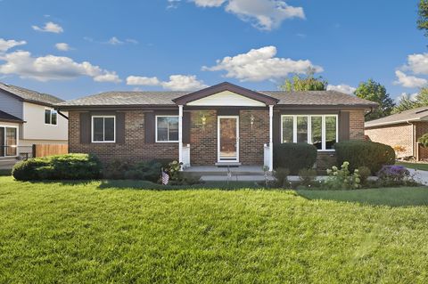 Photo of 6413 180th Place, Tinley Park, IL 60477 (MLS # 12492187)