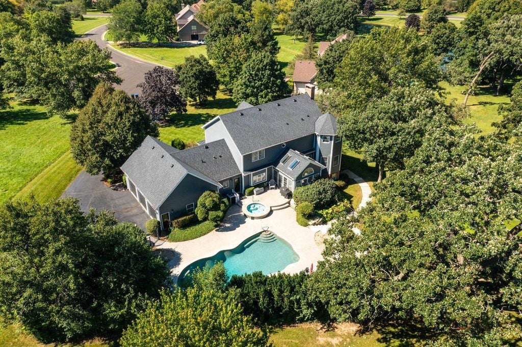 2904 Fox Knoll Court