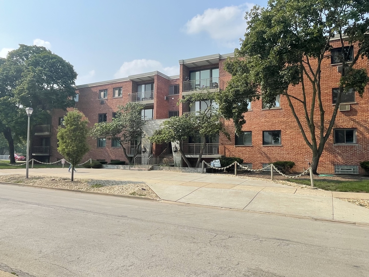 197 W Armitage Avenue 202
