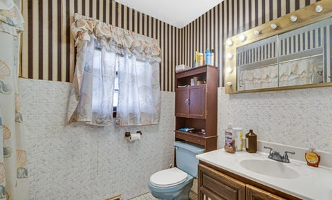 Tiny photo for 15452 Woodlawn East Avenue, South Holland, IL 60473 (MLS # 12762301)