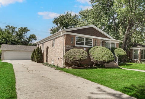 Tiny photo for 15452 Woodlawn East Avenue, South Holland, IL 60473 (MLS # 12762301)
